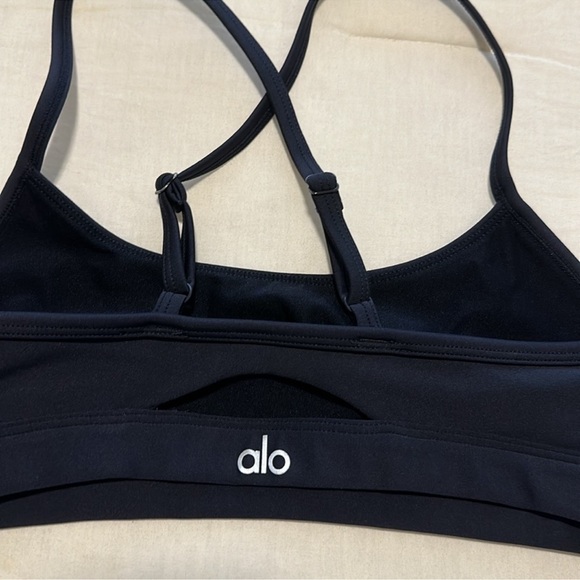 NWOT Alo Yoga Airlift Intrigue Bra in Dark Blue Size XS - Picture 7 of 11
